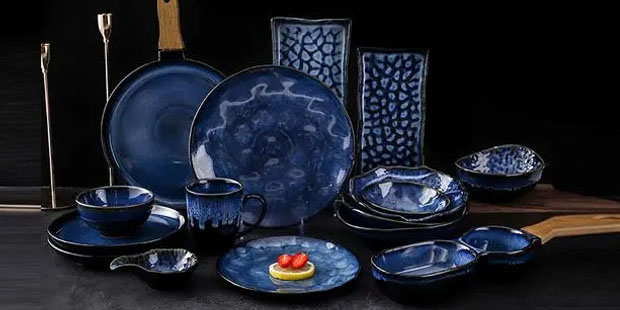 EXQUISITE TABLEWARE